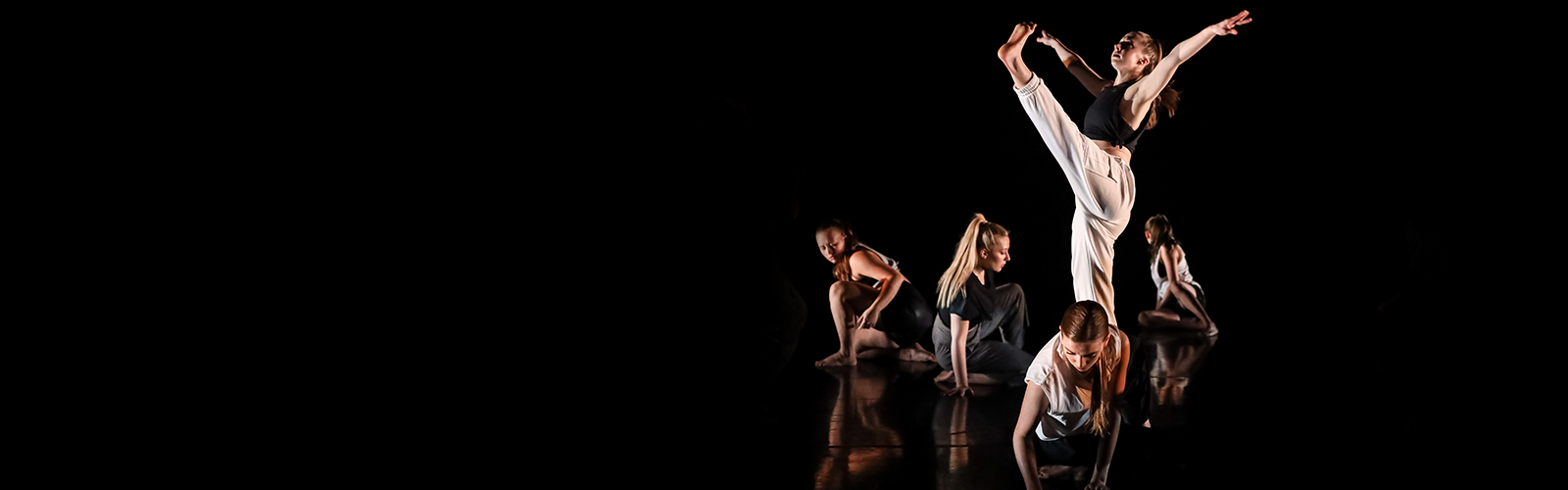 Image of dancers from Liz Sexe's "Parallax." Photo by Cat Quirk.
